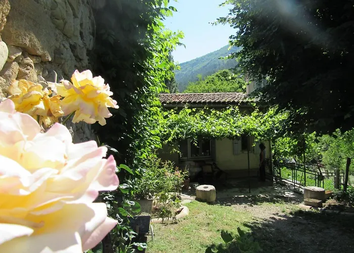 Le Moulin De Bed & Breakfast Pradelle