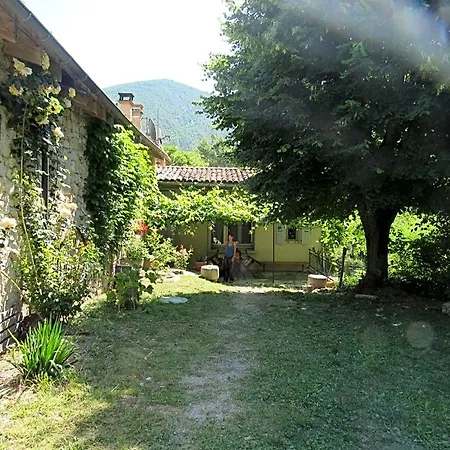 Le Moulin De Bed and Breakfast Pradelle